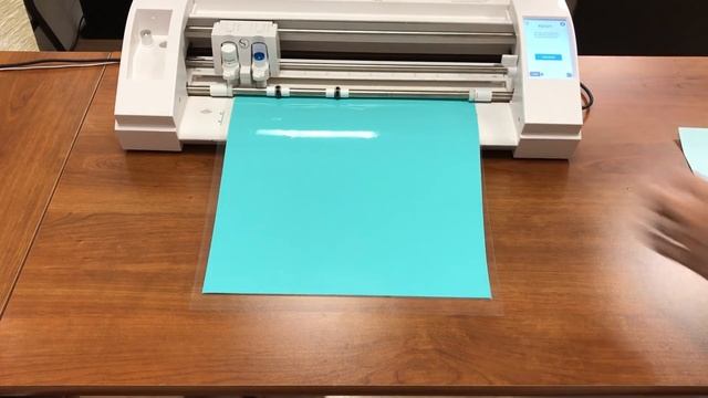 How to Make Your First Decal With the Silhouette Cameo 3 смотреть онлайн