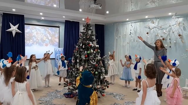 "Наша ёлка просто диво" смотреть онлайн