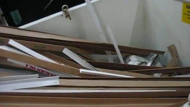 Прессование пластиковых уголков и картона на шнековом компактора H&G type 3 смотреть онлайн