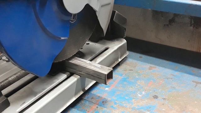 Corte con tronzadora... смотреть онлайн