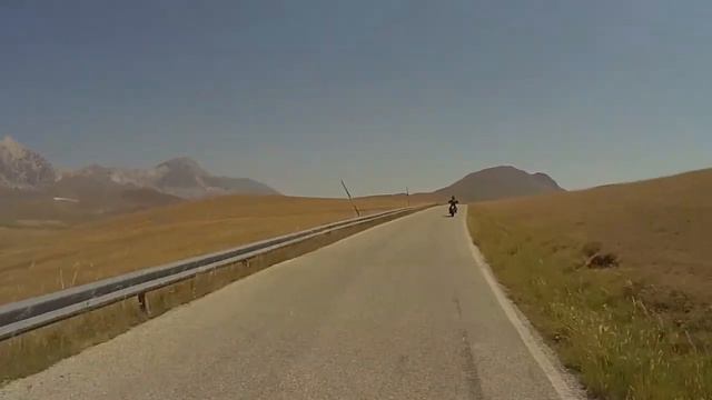 Abruzzo in moto - CAMPO IMPERATORE+SANTO STEFANO DI SESSANIO+ROCCA CALASCIO смотреть онлайн