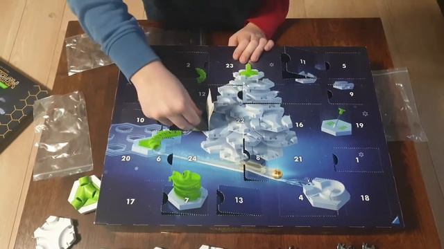 Unboxing Gravitrax Advent Calendar - Kalendarz Adwentowy смотреть онлайн