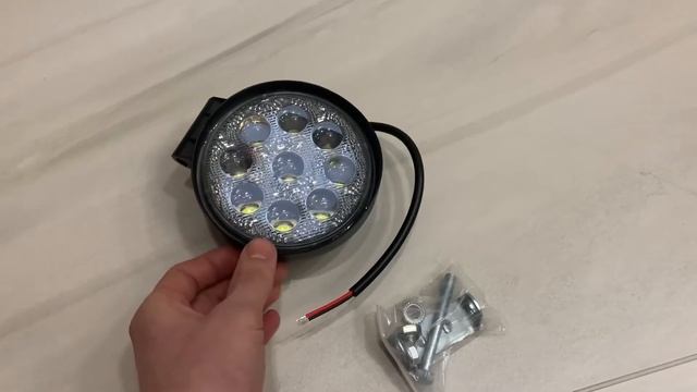 Светодиодная фара круглая KS-WR009S-LENS, 9 диодов 27 wat, свет направленный, 12-24V смотреть онлайн