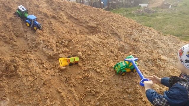 Трактор мультики для детей.Гонки на тракторах видео. смотреть онлайн