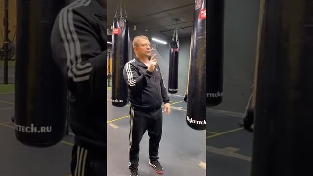 Хочешь знать как бьет боксер в боксе? смотреть онлайн