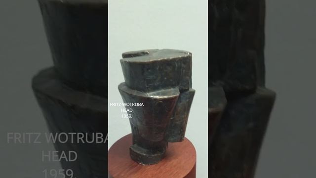 Moderna skulptura , Albertina muzej Beč ,4 GLAVE #shorts смотреть онлайн