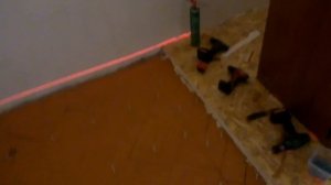 Выравнивание фанерой и ОСБ поверх старого деревянного пола без снятия и дёшево