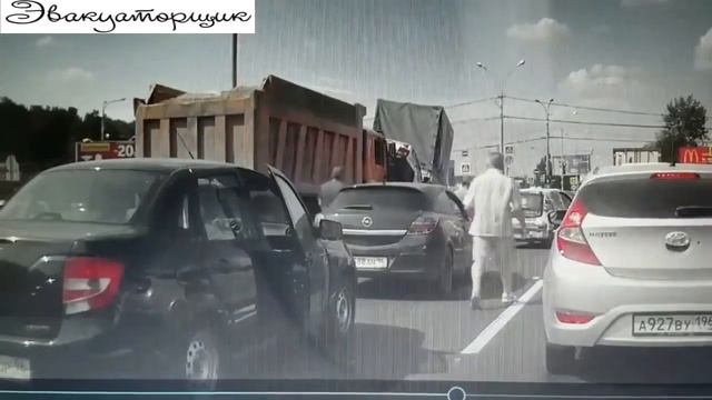 АВАРИИ ГРУЗОВИКОВ - ПОДБОРКА ЖЕСТИ ИЗ АРХИВА ЭВАКУАТОРЩИКА #Аварии #Грузовик #Жесть #Архив смотреть онлайн