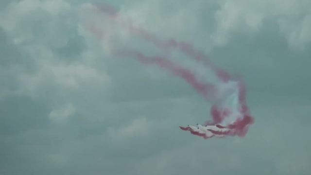 Turkish Stars Display Team RAF Waddington 2010 (1080HD) смотреть онлайн