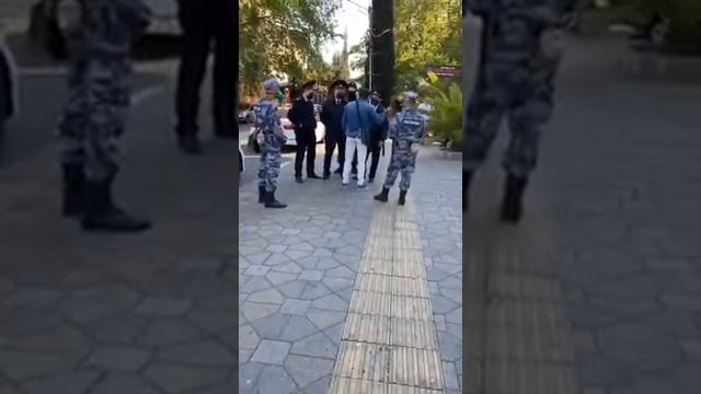 Когда пожалел, что остановил не бабушку, а взрослого мужчину смотреть онлайн