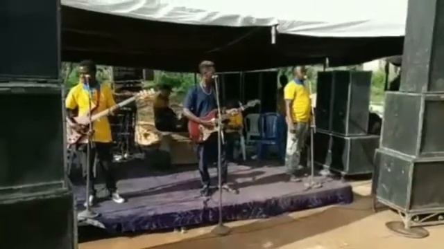 Eddy Dombraye live on stage смотреть онлайн