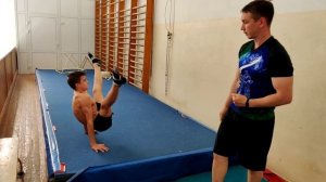 Как гимнасты учат параллельный угол (Манна)?