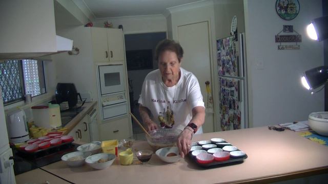 MARINA'S KITCHEN ---BERRY & OAT MUFFINS смотреть онлайн