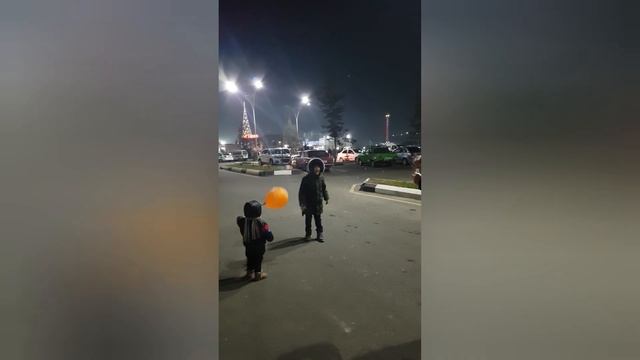 Зимние каникулы/ Аттракционы/ Афсоналэнд/ Новый парк/ Зимой прогулка по парку смотреть онлайн