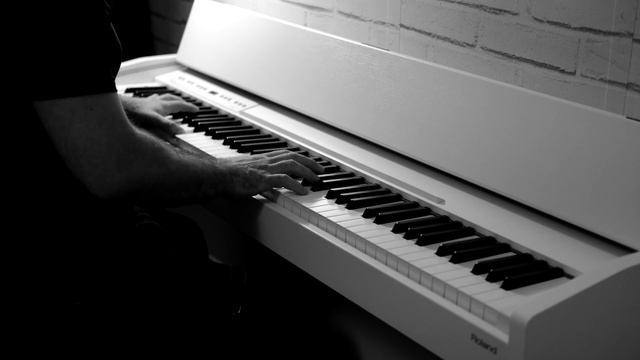 Fly-Ludovico Einaudi Roland f 130 смотреть онлайн