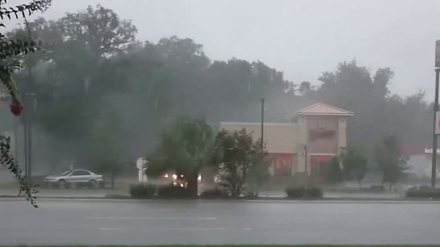 100 Шокирующих Ударов Молнии, Снятых на Камеру смотреть онлайн