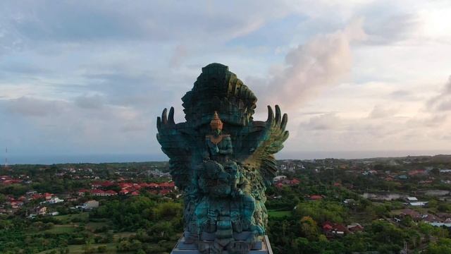 ?? Garuda Wisnu Kencana Cultural Park (GWK) / Bali / Indonesia [4K video tour from drone and land] смотреть онлайн