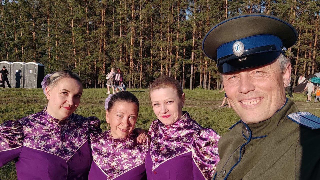 "Мокнут розы" поёт ансамбль ИВАНЧАЙ смотреть онлайн