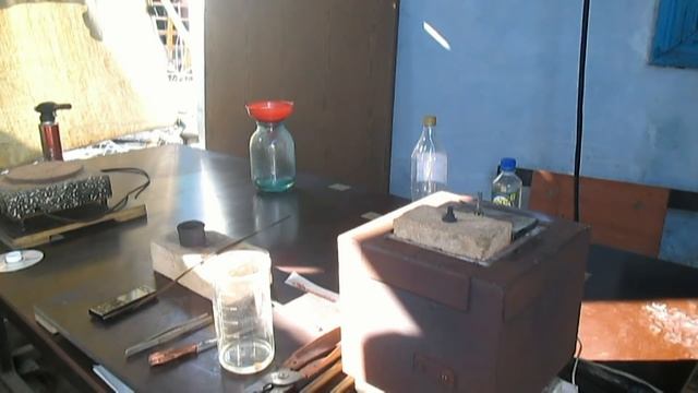 Плавим золотой осадок золото из процессоров и радиодеталей смотреть онлайн