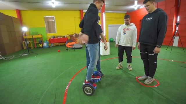 КТО ПОСЛЕДНИЙ ВЫЙДЕТ ИЗ КРУГА, ПОЛУЧИТ ДЕНЬГИ - ЧЕЛЛЕНДЖ! смотреть онлайн