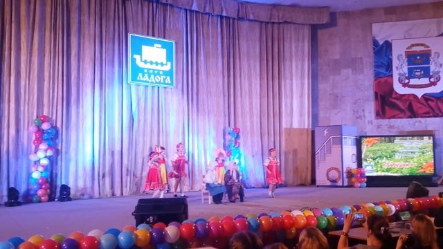 Шуточный танец "Бабушка". смотреть онлайн