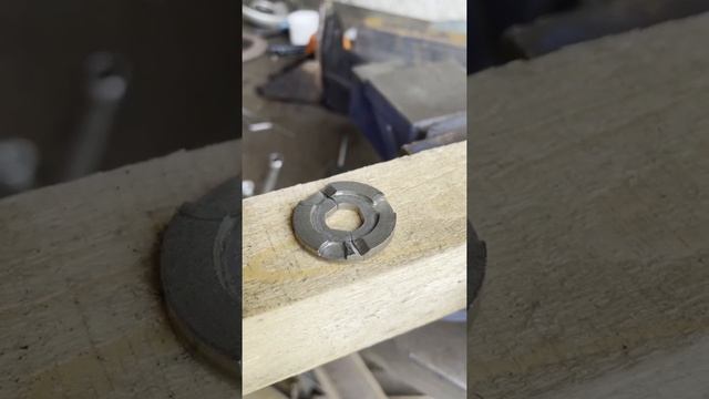 Ремонт внутренней шайбы с проточками для стопора УШМ Metabo смотреть онлайн