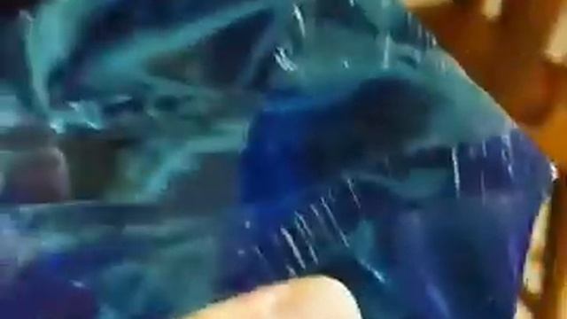Неодимовое стекло меняет цвет в зависимости от длины волны света, попадающего на него смотреть онлайн