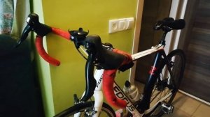 анатомически правильная установка тормозных ручек на шоссейном велосипеде.