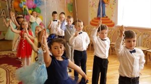 Танец с шарами на выпускной. Муз.рук. Е.Рабская
