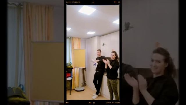 источник про. гость с Германии Ноэль очень быстро нашел общий язык с детьми смотреть онлайн