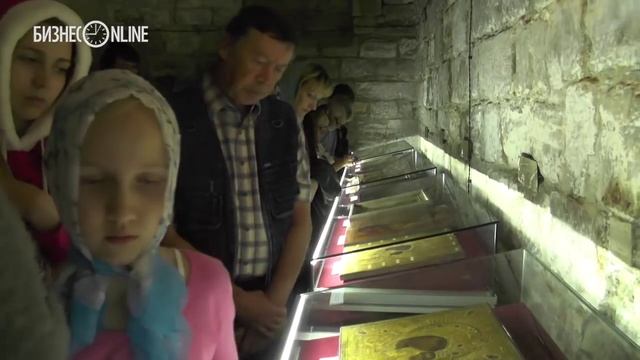 Митрополит Феофан открыл выставку икон в Казанском кремле смотреть онлайн