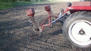 Посев гарбуза (тыква) самодельной бахчевой сеялкой и трактором