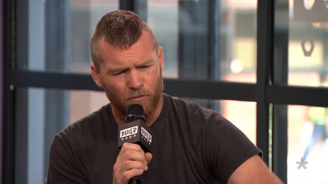 Sam Worthington & Greg Yaitanes Discuss "Manhunt: UNABOMBER" смотреть онлайн