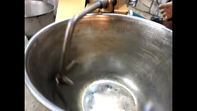 Тестомес ТММ 200 смотреть онлайн