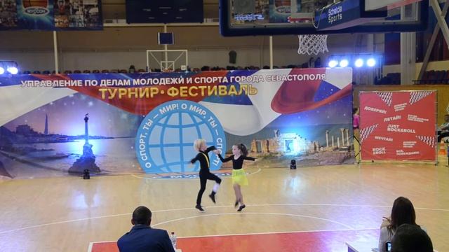 Мастерс Мальчики Девочки Б ( Севастополь 02.12.17. Акробатический Рок-н-ролл ) смотреть онлайн