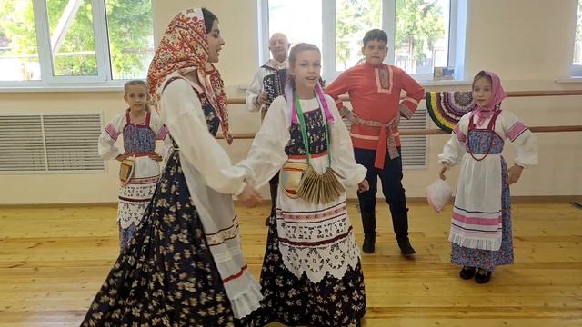 песня Самарской области "Не пускают Дуню на гулянье" смотреть онлайн