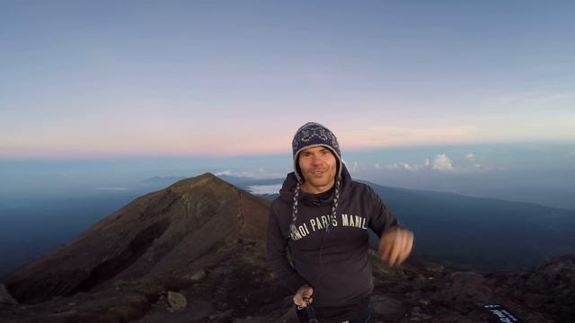 Приветствие с Вулкана Агунг на острове Бали! смотреть онлайн