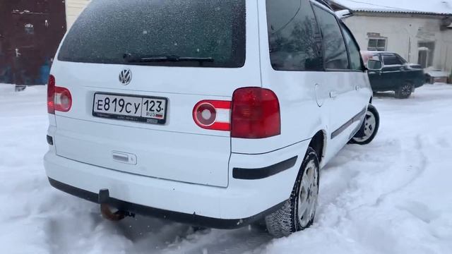 VW Sharan 1.8 MT смотреть онлайн
