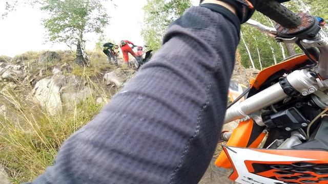 Кыштым Эндуро или покатуха пробитых колес, почти потеряли GOPRO, каменные ХАРД тропинки смотреть онлайн