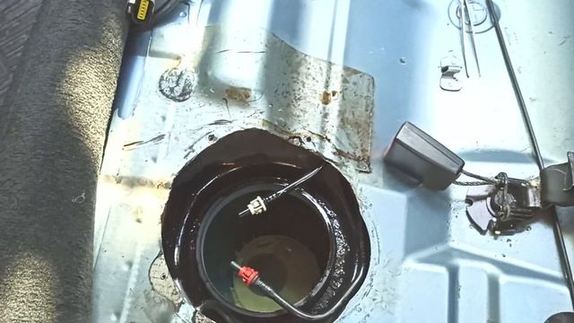 Jaguar X-type fuel pump replacement (part 1) смотреть онлайн