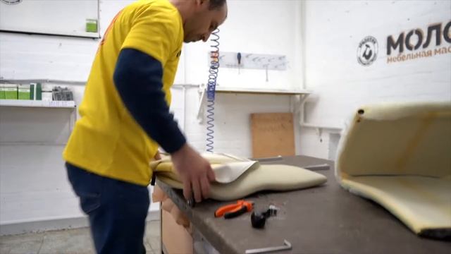 ПРОЦЕСС ПЕРЕТЯЖКИ ДИВАНА И СТУЛА | ТКАНЬ, ПЕРЕТЯЖКА МЕБЕЛИ...