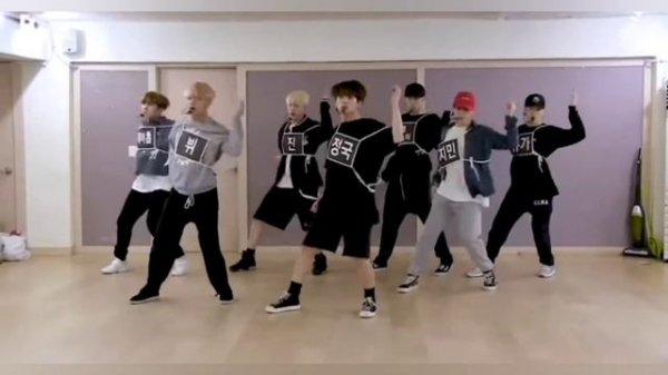 Танцы БТС под русские песни ???