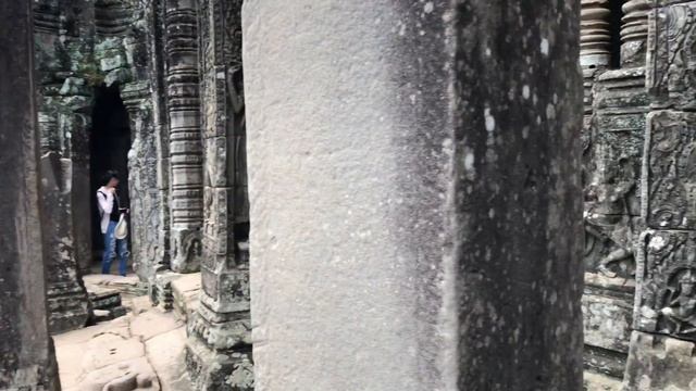 Байон храмовый комплекс в центре Ангкор-Тхома смотреть онлайн