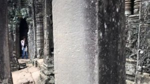 Байон храмовый комплекс в центре Ангкор-Тхома