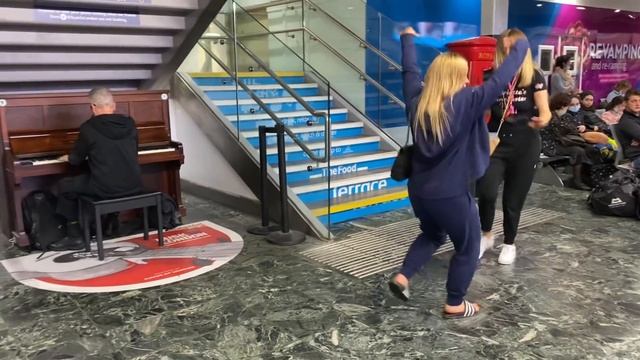 Drunk Girls Digging Rock & Roll Piano смотреть онлайн