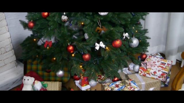 КАК РЕАГИРОВАТЬ НА ДЕРЬМОВЫЕ ПОДАРКИ смотреть онлайн