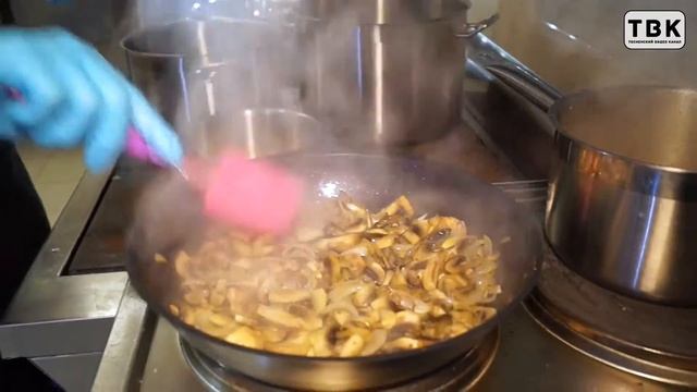 ГОТОВИМ ВМЕСТЕ - БЕФСТРОГАНОВ С КАРТОФЕЛЬНЫМ ПЮРЕ смотреть онлайн