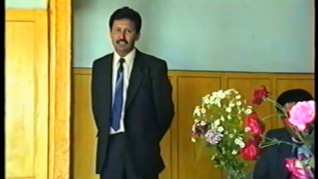 г.Есик Шк.Имени Малькеева 1963-1973 Герой Советского Союза РАХИМЖАН ТОКАТАЕВ среди своих учеников смотреть онлайн