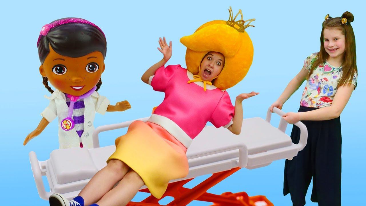 Игры для детей - кукла Доктор Плюшева и Принцесса Сина - Игры в доктора и больницу. Королевство СИ смотреть онлайн