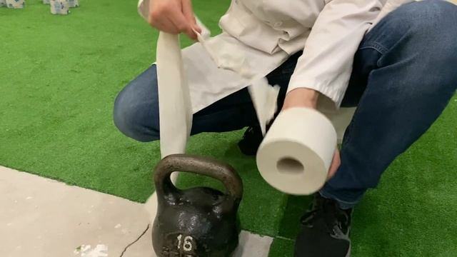 СДЕЛАЛИ КАЧЕЛИ ИЗ : БУМАГИ, СКОТЧА, ПЛЕНКИ... смотреть онлайн